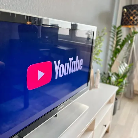 Kmhosting Zentrum Modern - Kingsize Boxspringbett *