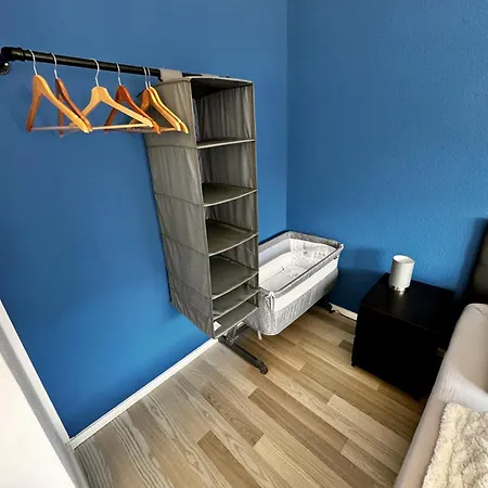 아파트 Kmhosting 2-Bedroom Apartment Full Kitchen Im Zentrum